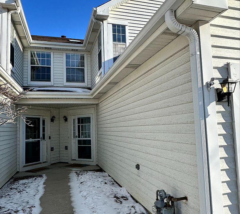 2nd image of 1355 S Candlestick Way #1355