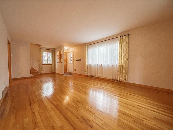 2nd image of 19441 Dorothy Ave