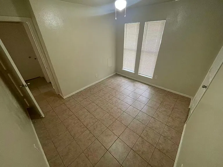 4520 Louisville Dr — Photo 10