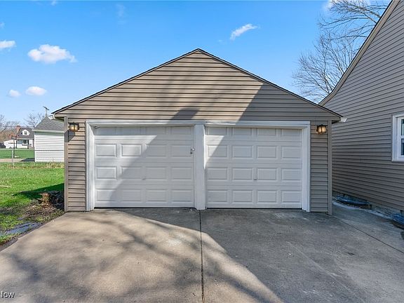 2nd image of 2117 Coleman Dr
