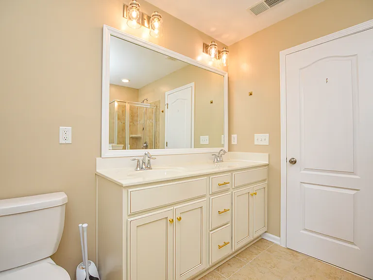 2037 Ice Lake Ct — Photo 24
