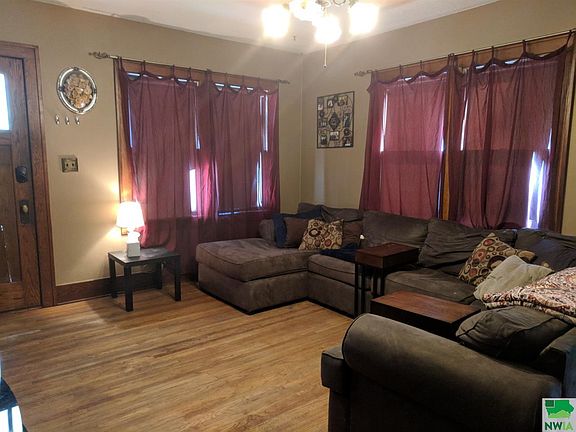 2nd image of 1652 W 26th St