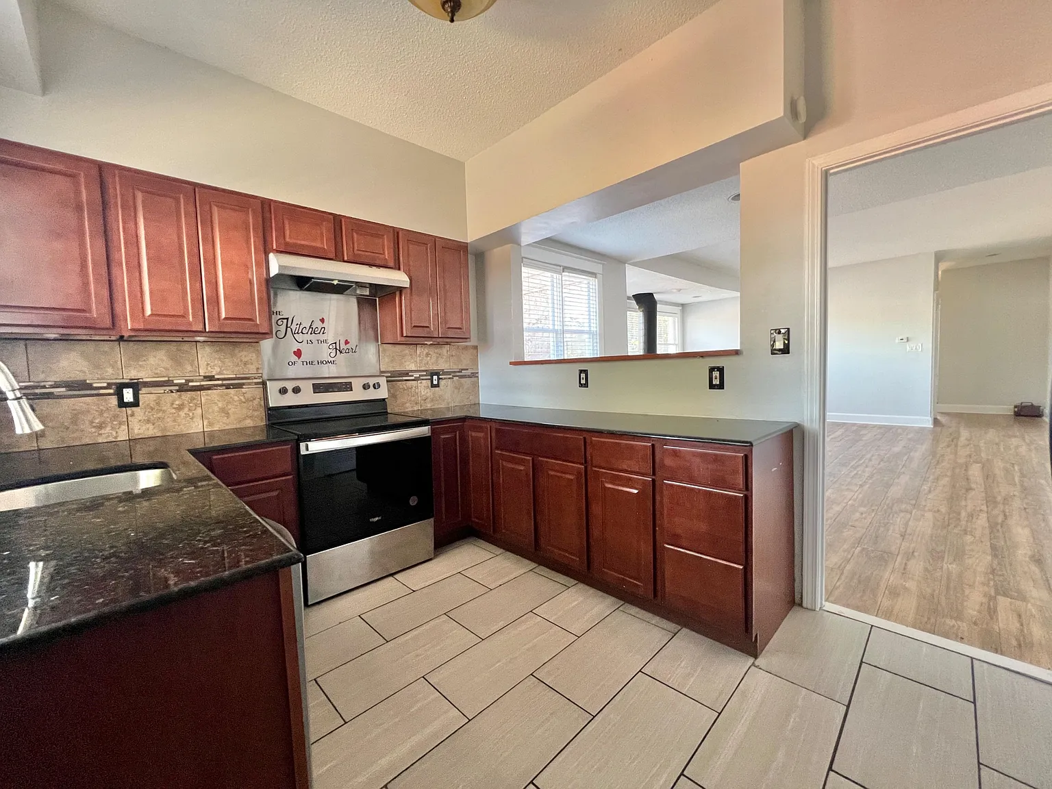 2 bed, 2.5 bath, 1600 sqft, $1,343 — Photo 3