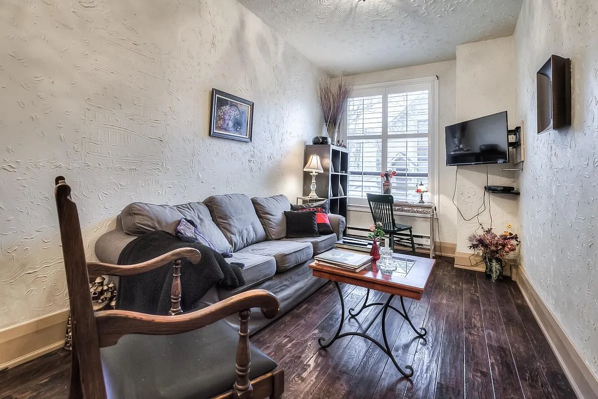 54 De Grassi St #1 photo 1