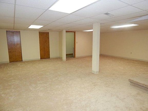 5th image of 3283 Chateau Dr