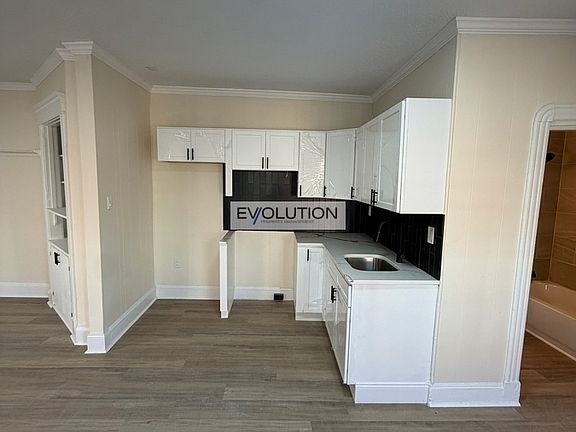 4th image of 906 Park St #3E
