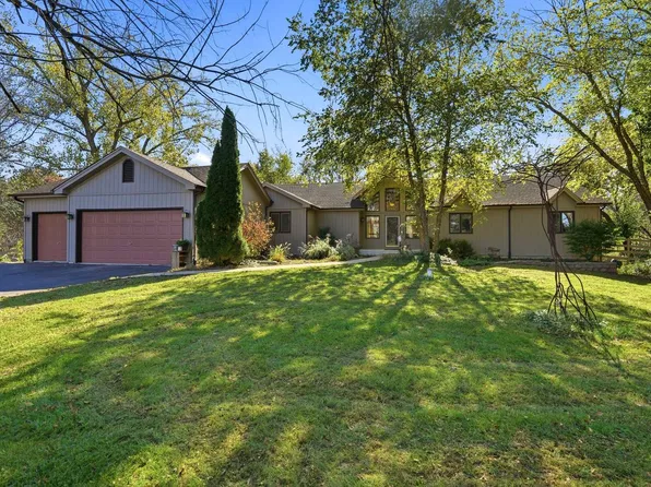 38W201 Hawkins Ln, St Charles, IL 60175