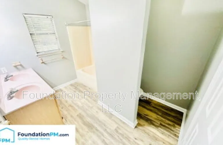 2663 Bay Pointe Cir W — Photo 10