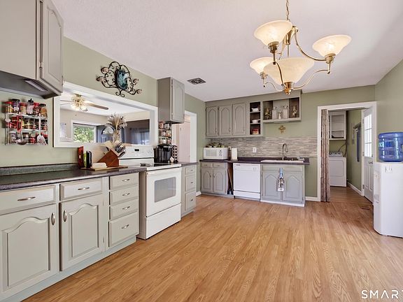 3rd image of 78 Fieldbrook Road