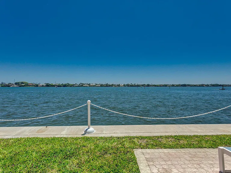 2800 N Flagler Dr #202 — Photo 31