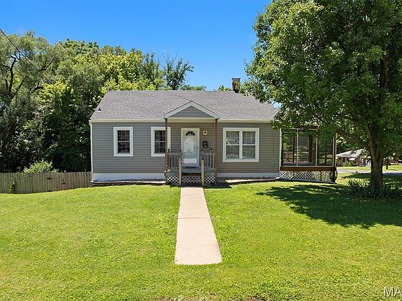 2nd image of 600 Arrowhead Dr
