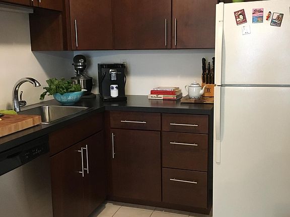 4th image of 66 Kathy Ct