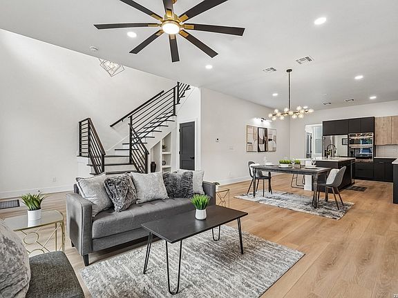 3rd image of 115 Spruce