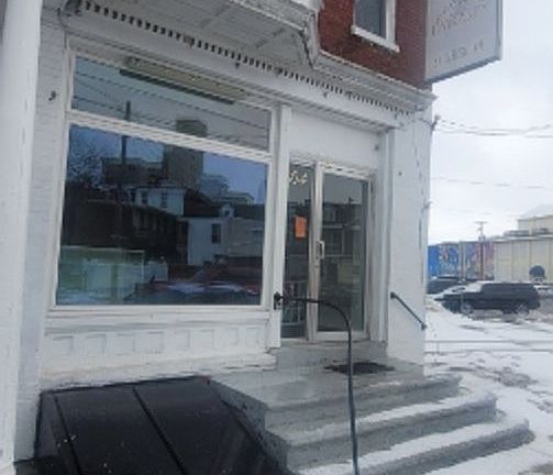 2nd image of 50 Carlisle Ave