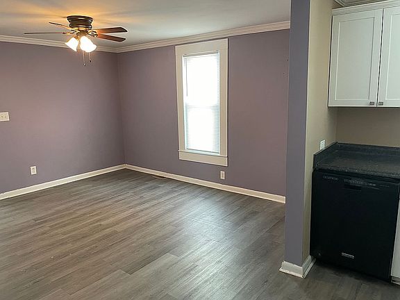 4th image of 938 E White St