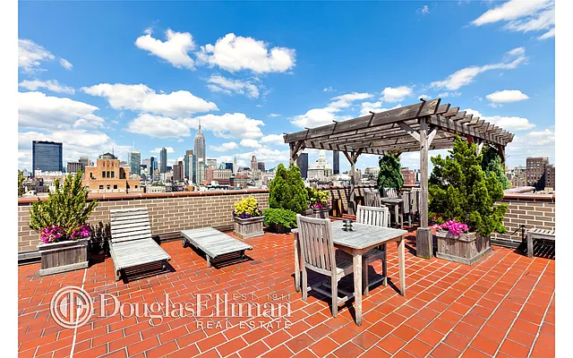 Sold by Douglas Elliman | media 15