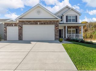 696 Fox Creek Dr, Fenton, MO 63026