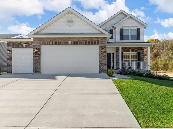 696 Fox Creek Dr, Fenton, MO 63026