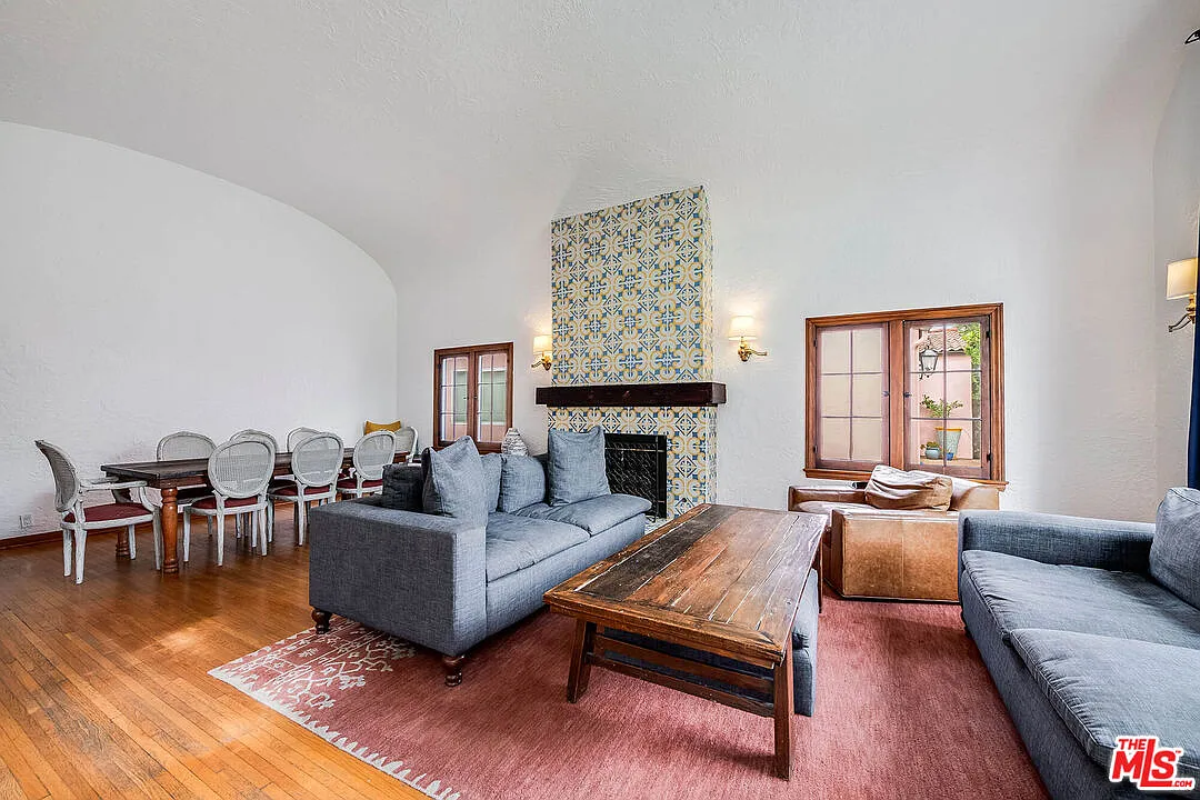 3 bed, 3.0 bath, 1680 sqft, $6,000 — Photo 3