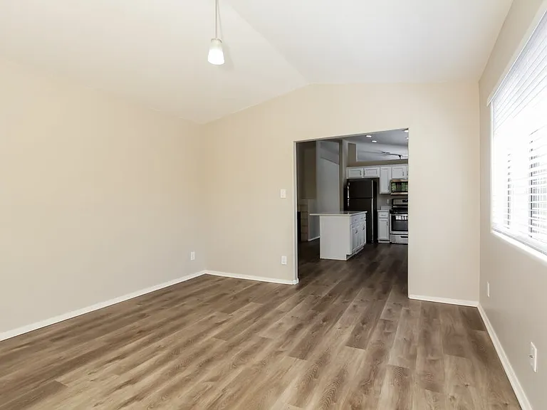 6586 W Blythe Pl — Photo 5