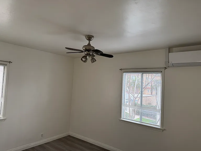816 S Glenoaks Blvd #1/2 — Photo 4