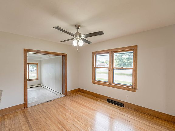 5th image of 1130 N Poplar St