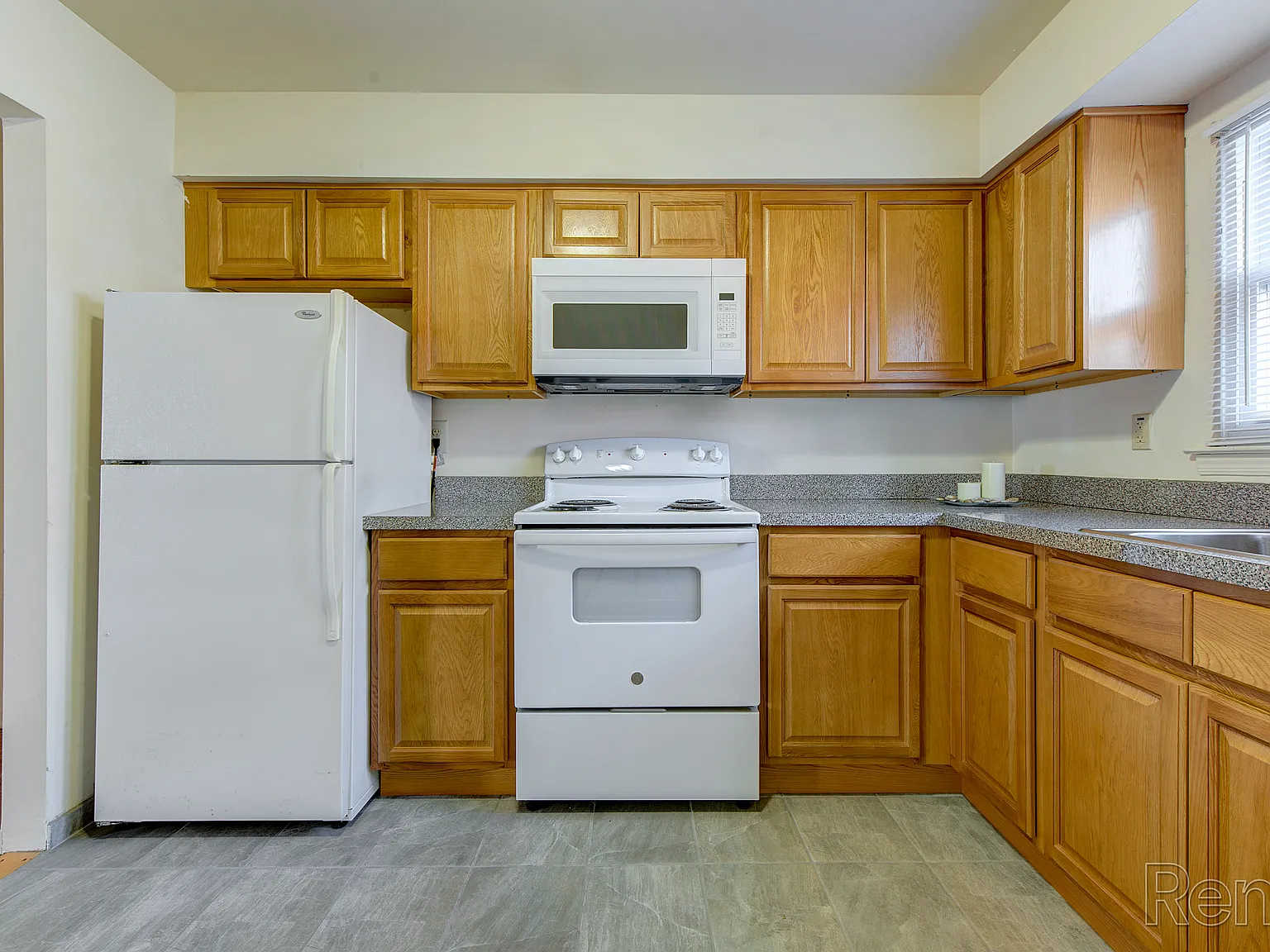 Olde Forge East Apartments & Townhomes — Photo 3