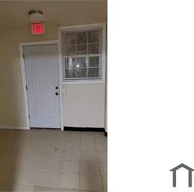 3 bed, 1000 sqft, $3,200 — Photo 4