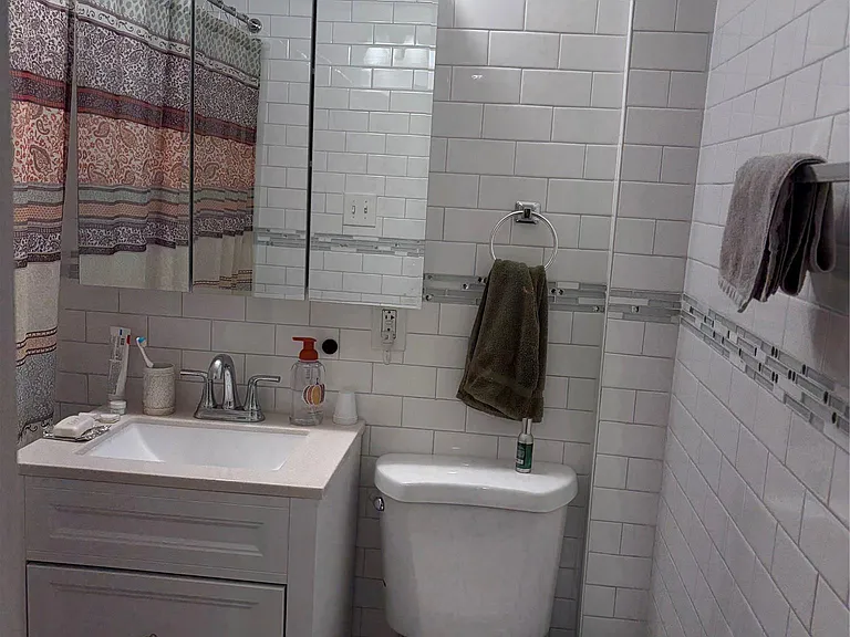109 New York Ave #2 — Photo 5