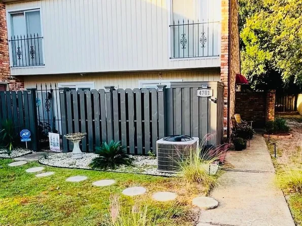 4701 Huron Dr, Pensacola, FL 32507