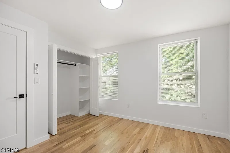 3 bed, 1.0 bath, 980 sqft, $3,300 — Photo 4