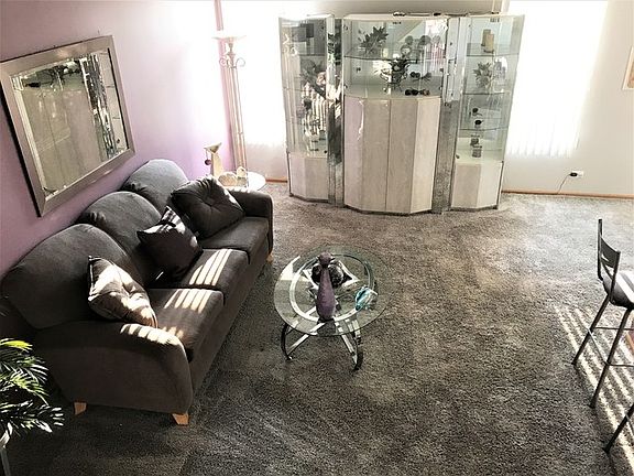 3rd image of 231 Parkside Dr
