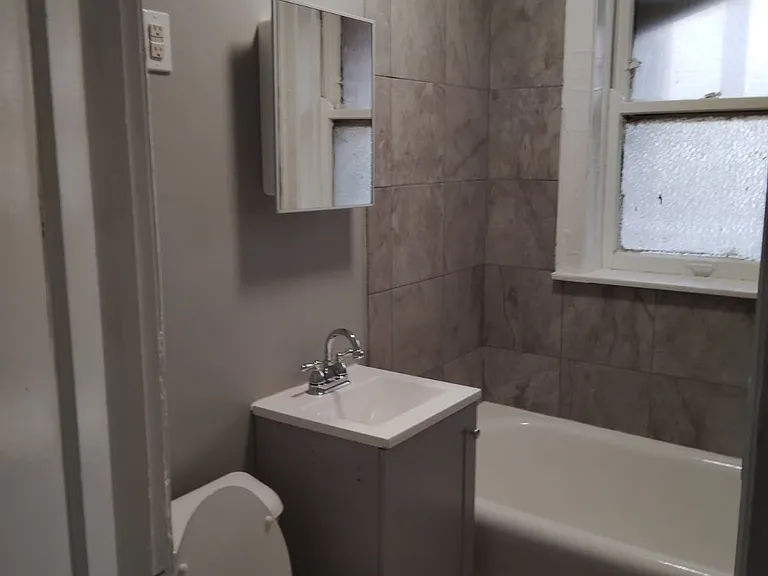2535 W 63rd St — Photo 26