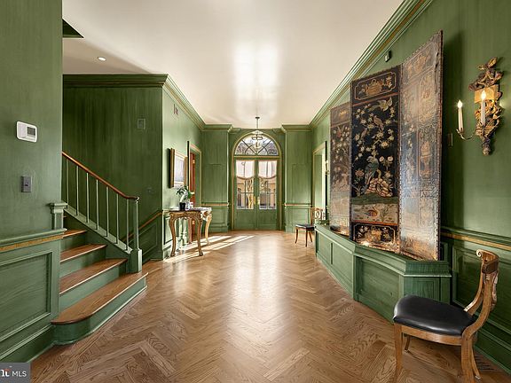 4th image of 2740 Chain Bridge Rd NW