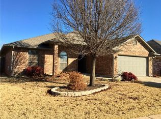 2717 SE 97th St, Moore, OK 73160