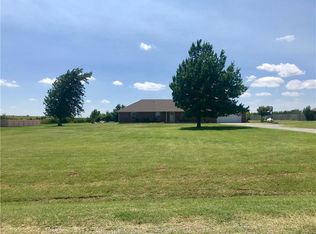 982 Garden Rd, Tuttle, OK 73089