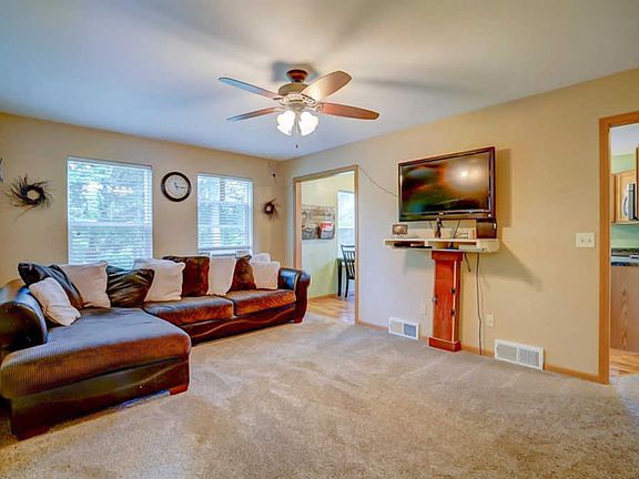 4th image of E11077 Maple Park Dr