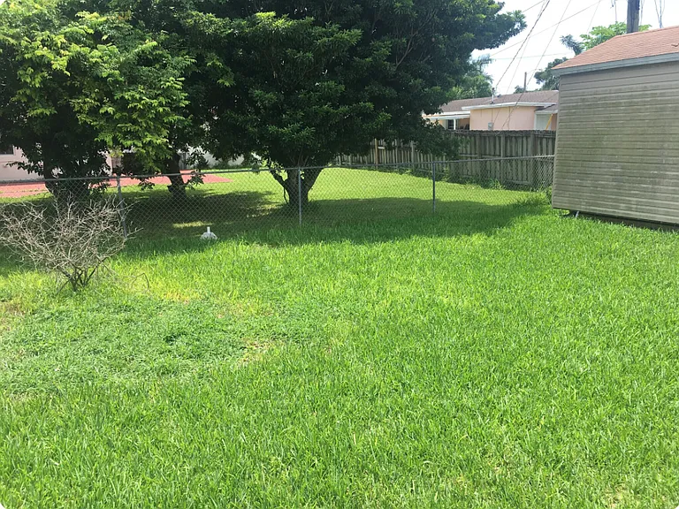 20421 SW 104th Ct — Photo 5