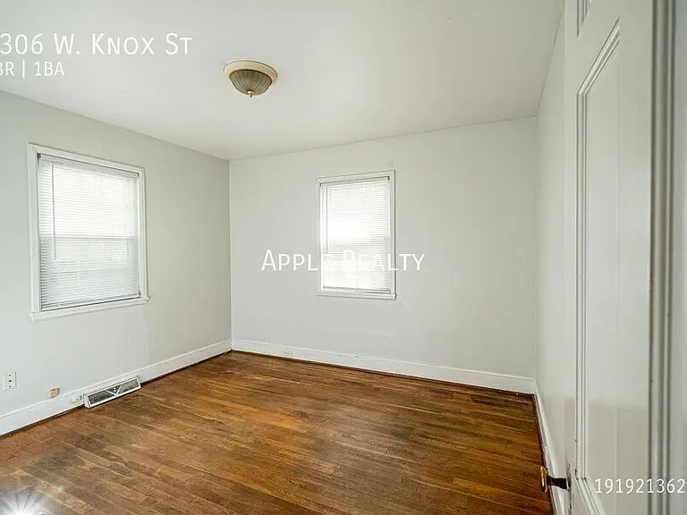 2306 W Knox St — Photo 11