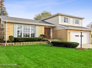473 N Pioneer Dr, Addison, IL 60101