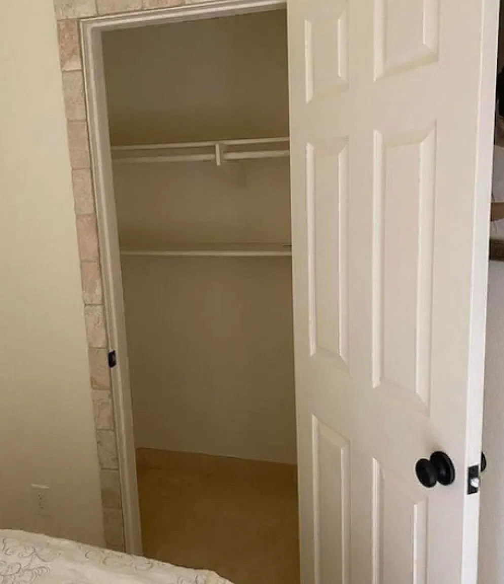 1 bed, 200 sqft, $1,100 — Photo 4