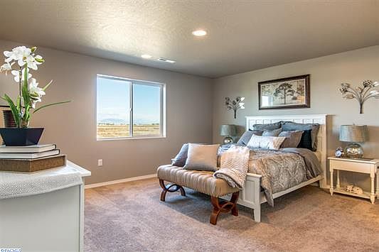 5th image of 6102 Skeena Ln