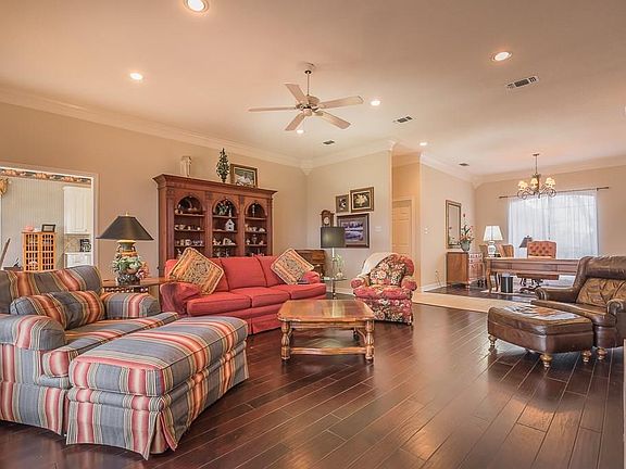 4th image of 5908 Nutcracker Dr