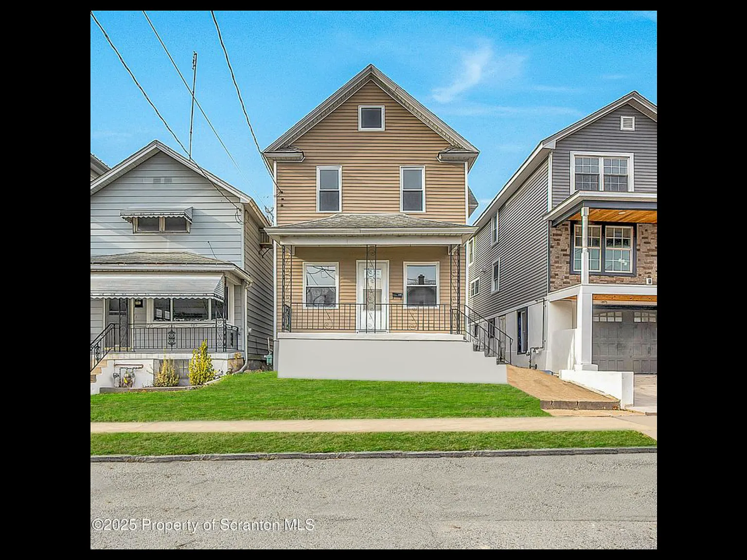 3 bed, 1274 sqft, $1,750 — Photo 1