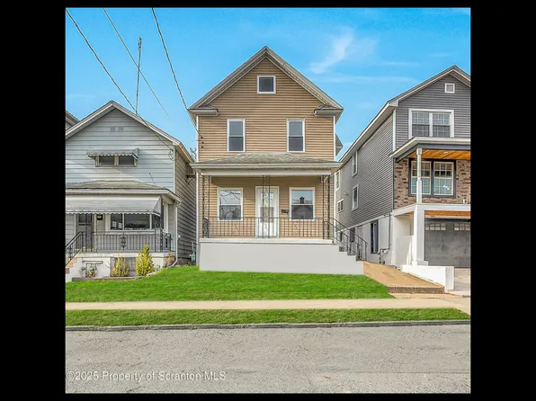 1061 Carmalt St, Dickson City, PA 18519