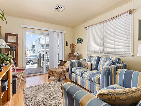 4th image of 140 75th St #C