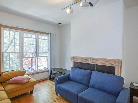 4th image of 1425 W Cortez St #2