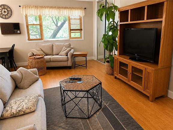 5th image of 1041 Shore Pkwy #2B