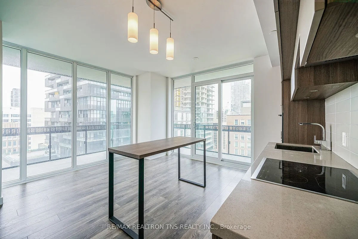 Photo 2 of 24 - 8 Eglinton Ave E #908 - Toronto, ON Building Photo - 8 Eglinton Ave E #908