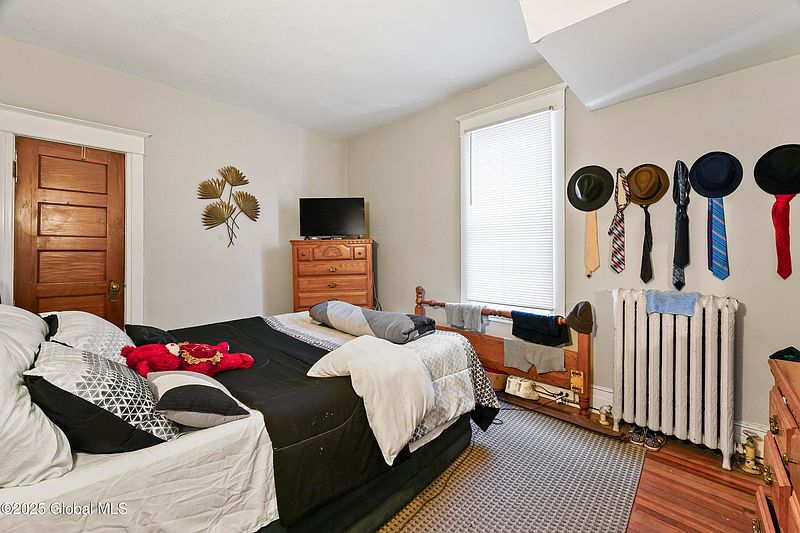 5th image of 428 Hudson Avenue